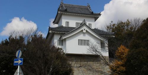 三河・拳母城(七州城)～本丸隅櫓が復興されている豊田市のシンボル