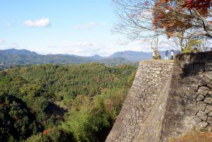 岡城が紹介される時に、よく掲載される高石垣を本丸側から空撮 岡城 ドローン撮影(4K)写真 Vol.7 20170704