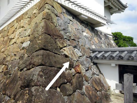 西尾城、名古屋城、掛川城の天守台石垣の石は、愛知県西尾産だった！