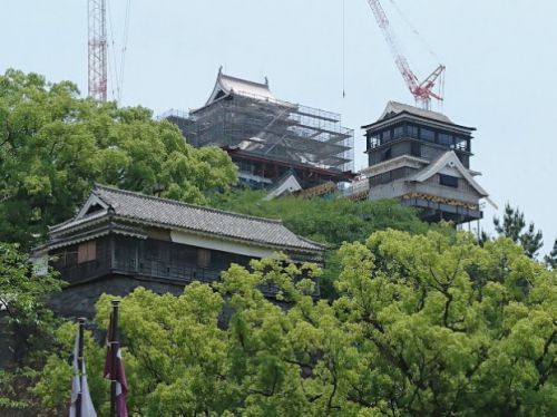 【熊本城復旧記録】熊本県伝統工芸館から見た大小天守閣（4）　2018年5月～