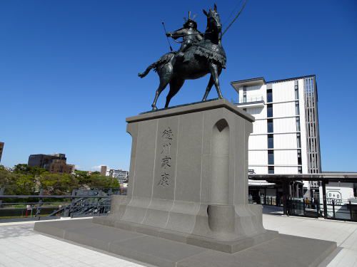 岡崎城とセットで巡る名鉄東岡崎駅前にある徳川家康騎馬武者銅像の場所と地図